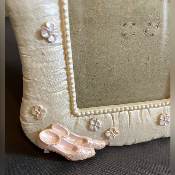 Special Moments Picture Frame 3D Style Fashion Theme "K's Collection" 4” Square - Picture 4 of 8